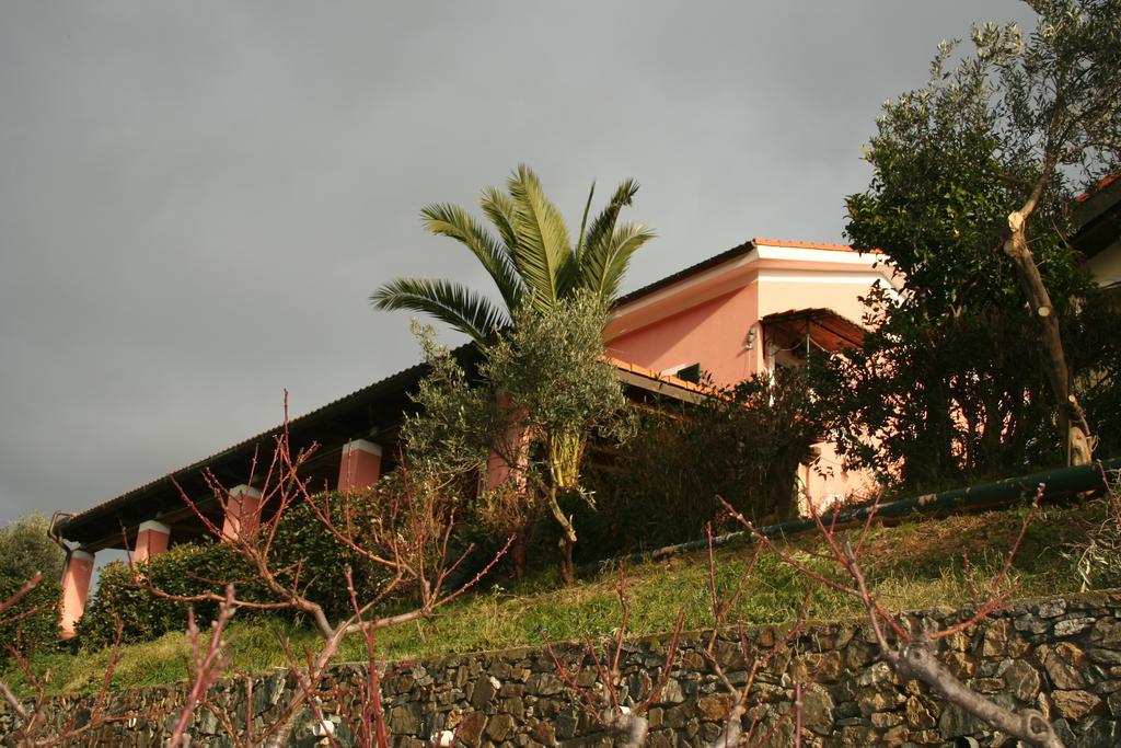 צ'לה ליגורה Agriturismo Cele מראה חיצוני תמונה